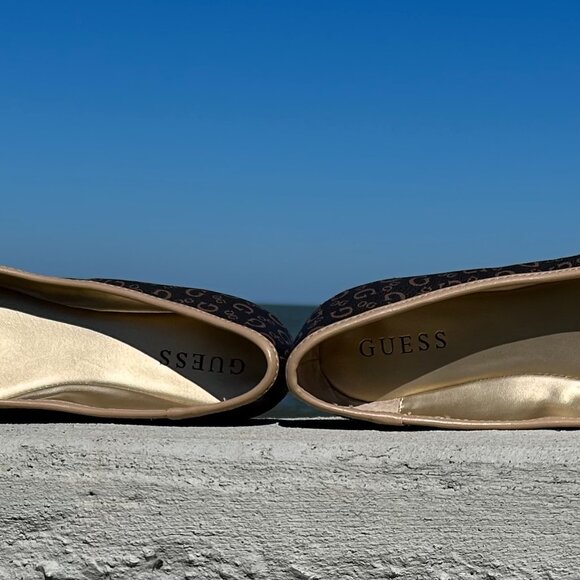 Guess Ballet Flats Chain Metal Logo Size 8.5 - Picture 3 of 9